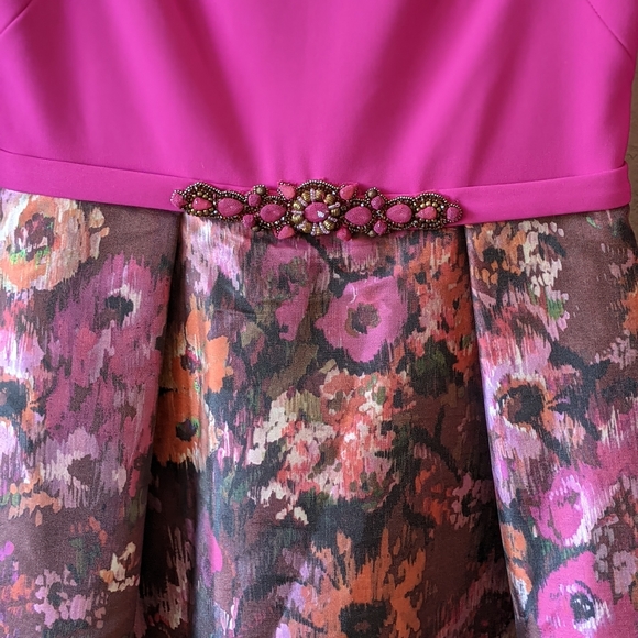 Theia boat-neck 3/4 sleeve gown - Picture 5 of 6